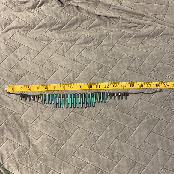 Kendra Scott Kaplan statement necklace - Picture 7 of 8